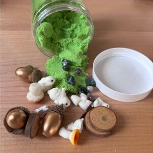 Rabbit Family Themed Kinetic Sand Jar